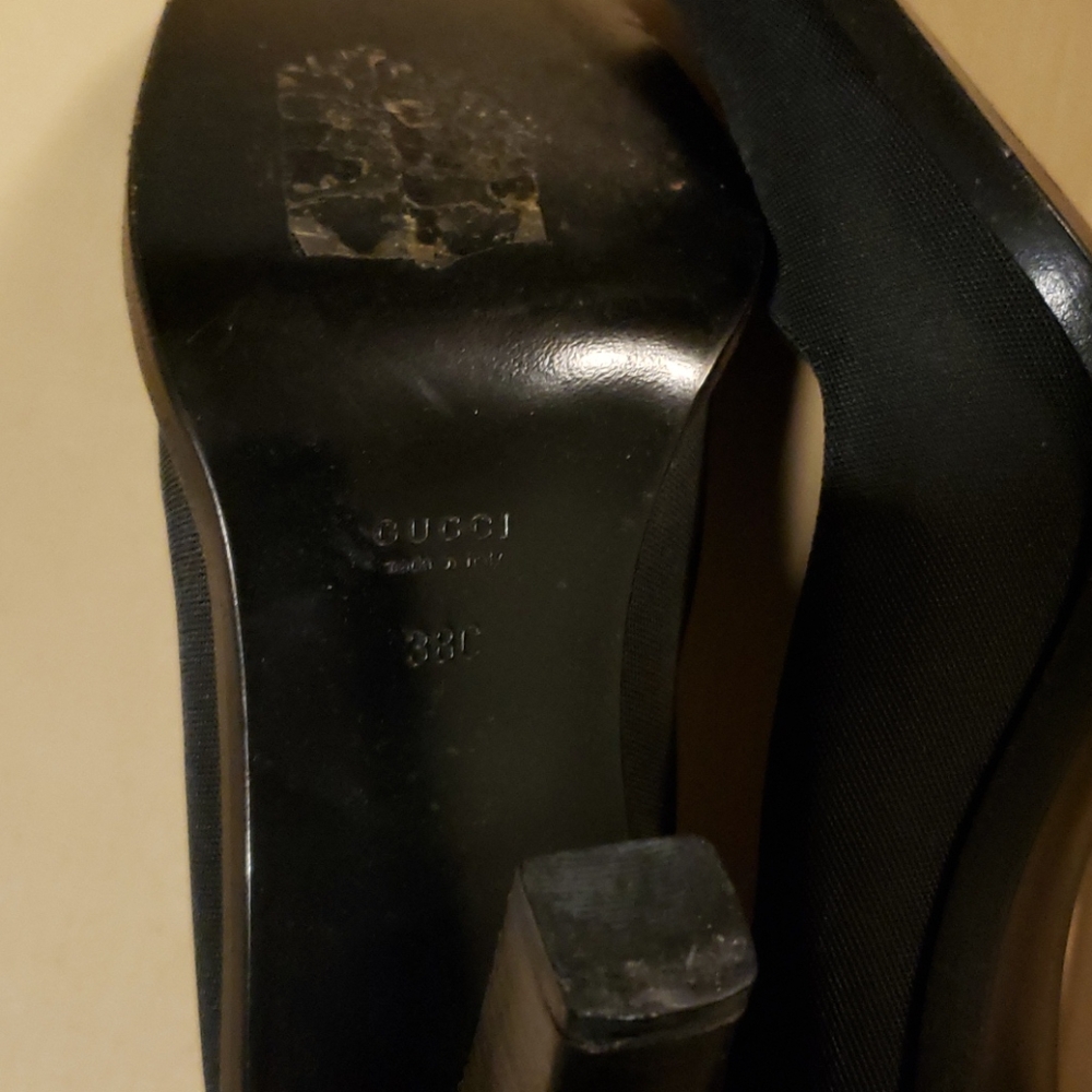 Authentic Gucci - Picture 3 of 12
